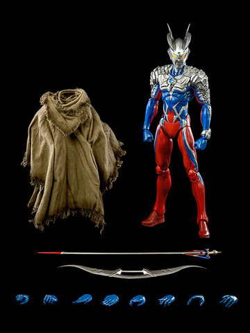 ウルトラゼロファイト」のマント姿も再現可能。可動フィギュア