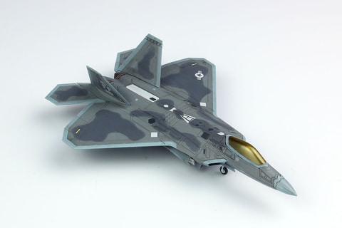 プラモデル「1/144 アメリカ空軍 戦闘機 F-22A ラプター 