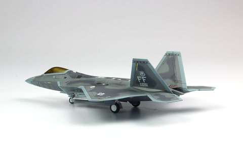 プラモデル「1/144 アメリカ空軍 戦闘機 F-22A ラプター 