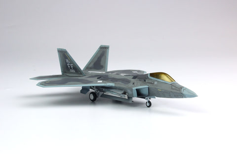 プラッツ 1／144 F-22 ラプター 航空自衛隊 洋上迷彩仕様 嘉手納AB