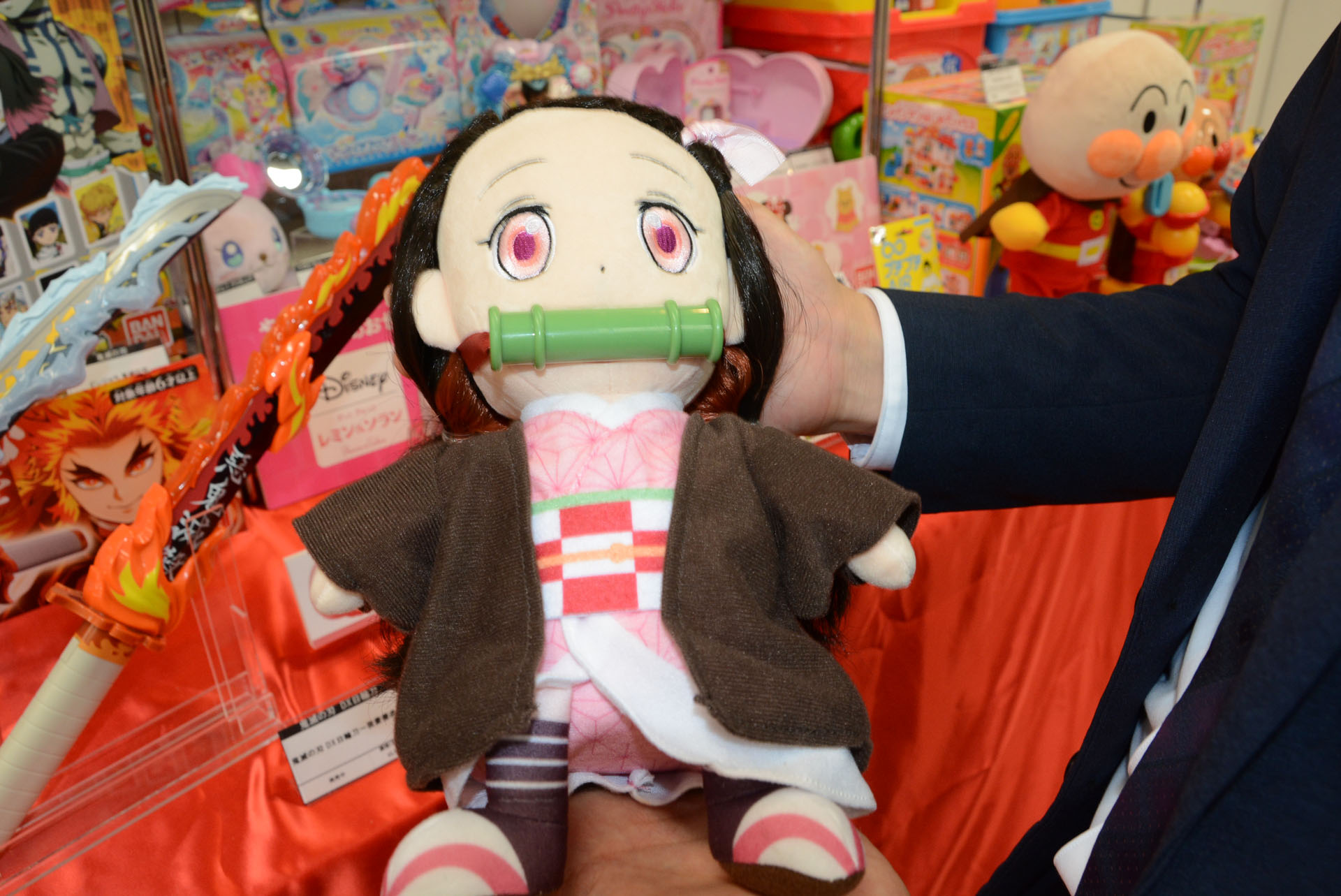 会場で出展されていた「鬼滅の刃 ずっといっしょ おしゃべり禰豆子」。抱きかかえるのにちょうどいいサイズだ