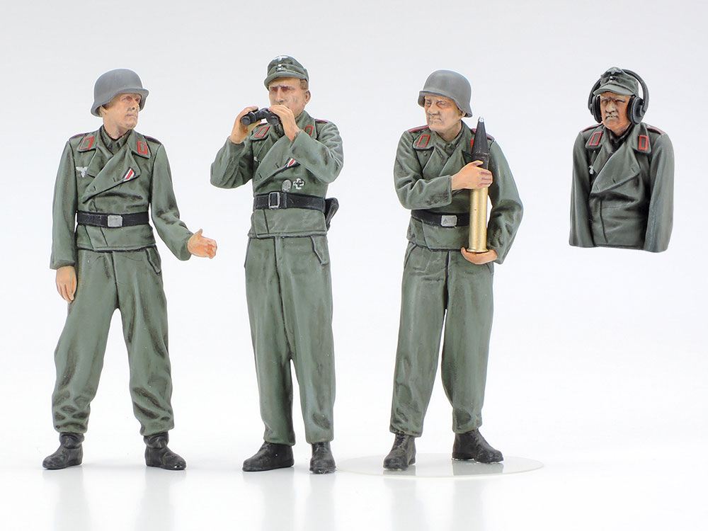 迷彩の塗装パターンを解説したカラー塗装図が付属