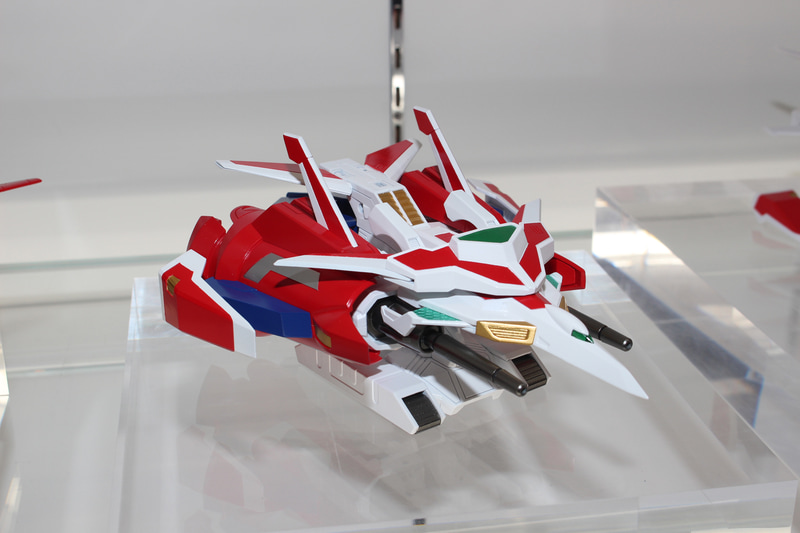 アーマーを搭載したGアームライザー。この状態でゲッター號の元に飛来する