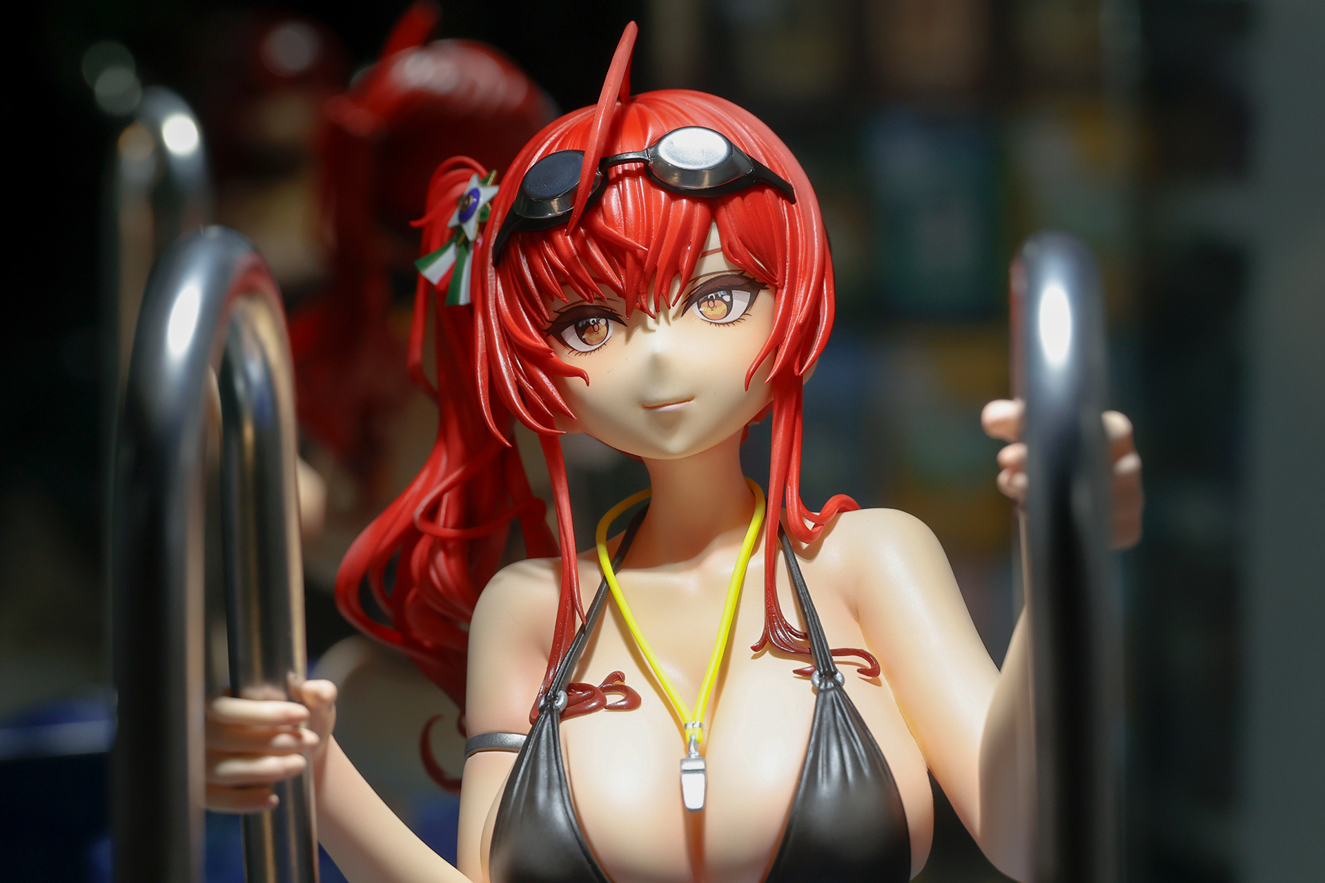 ホイッスルは口元ではなく胸元に下げられているが、顔の表情もよく見えるため、これはこれでいい感じだ。