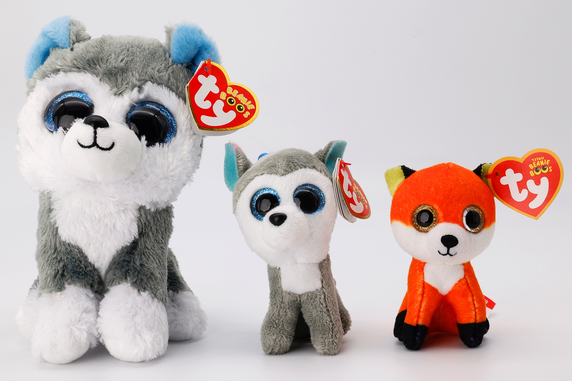 左からMサイズ、KCサイズ、そして今回のハッピーセットのぬいぐるみだ