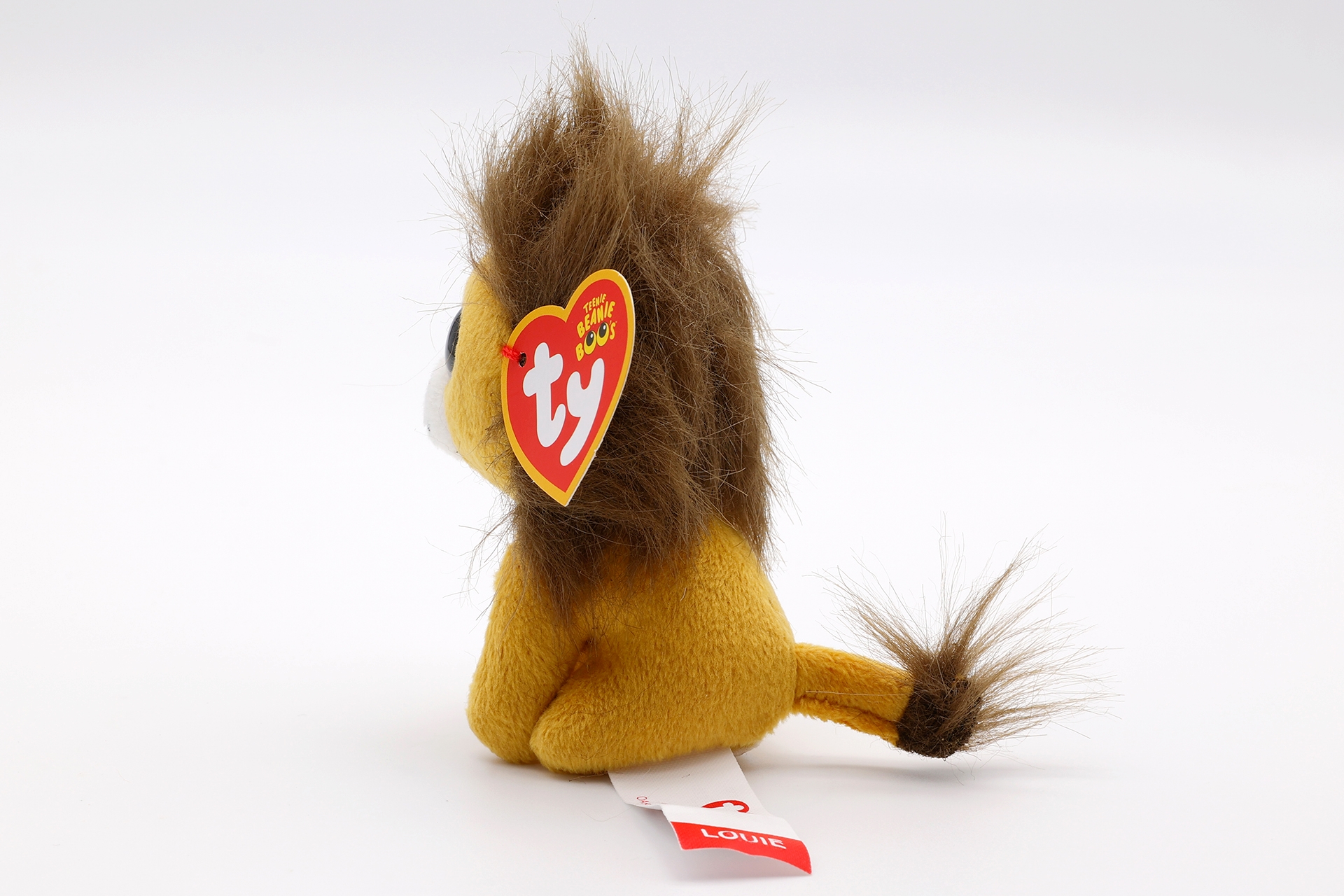 尻尾もたてがみ同様にふさふさである