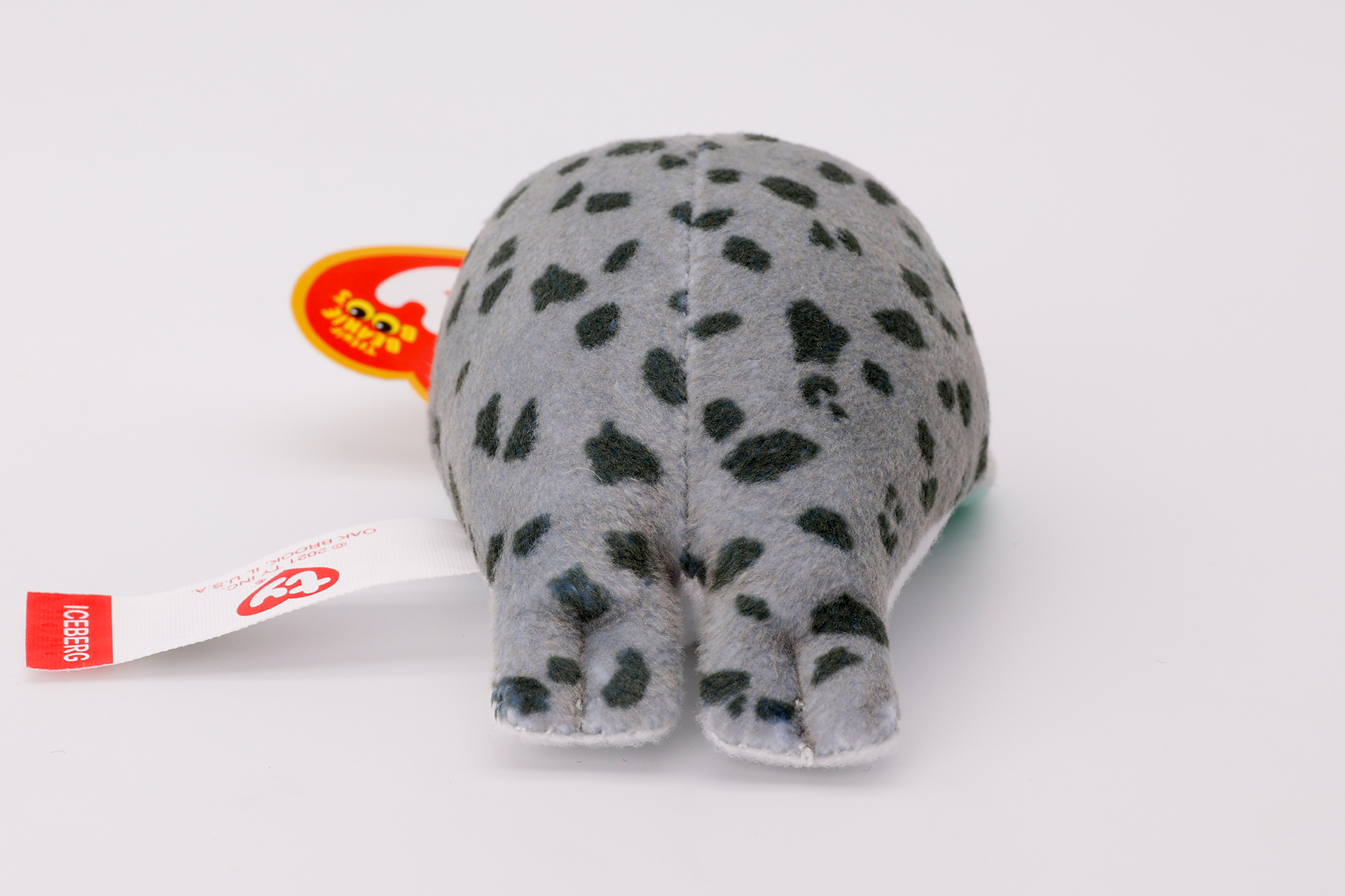 足もちょこんと伸びた感じでかわいい