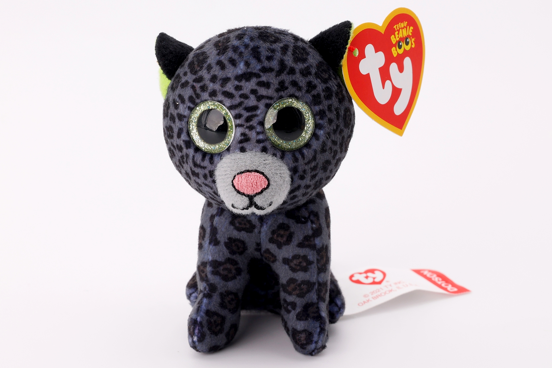 南アメリカに生息する「ブラックジャガー」がモチーフだ