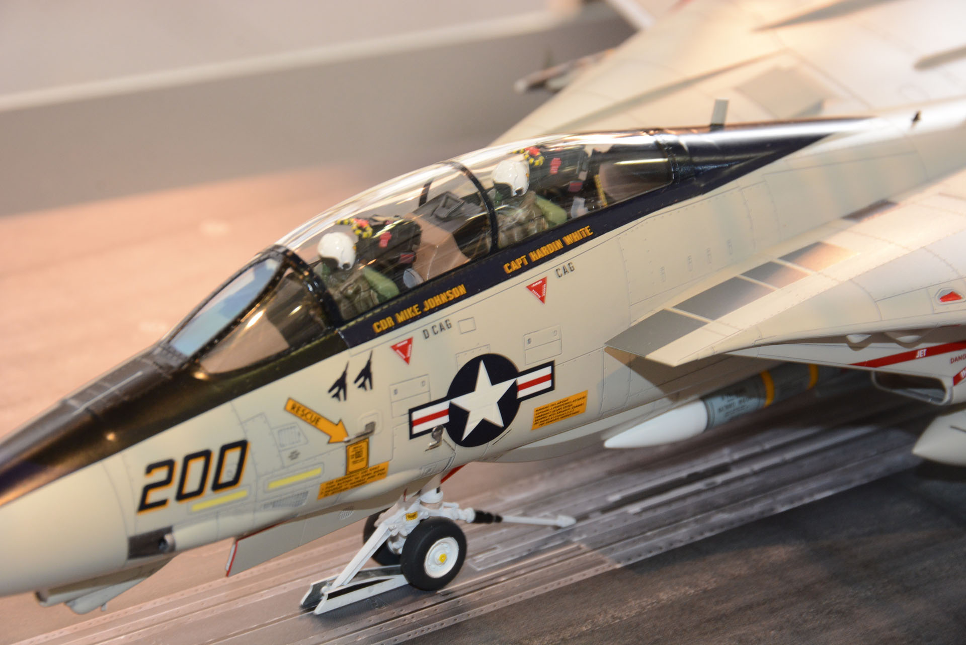 復座のコクピット。内部の再現も細かい