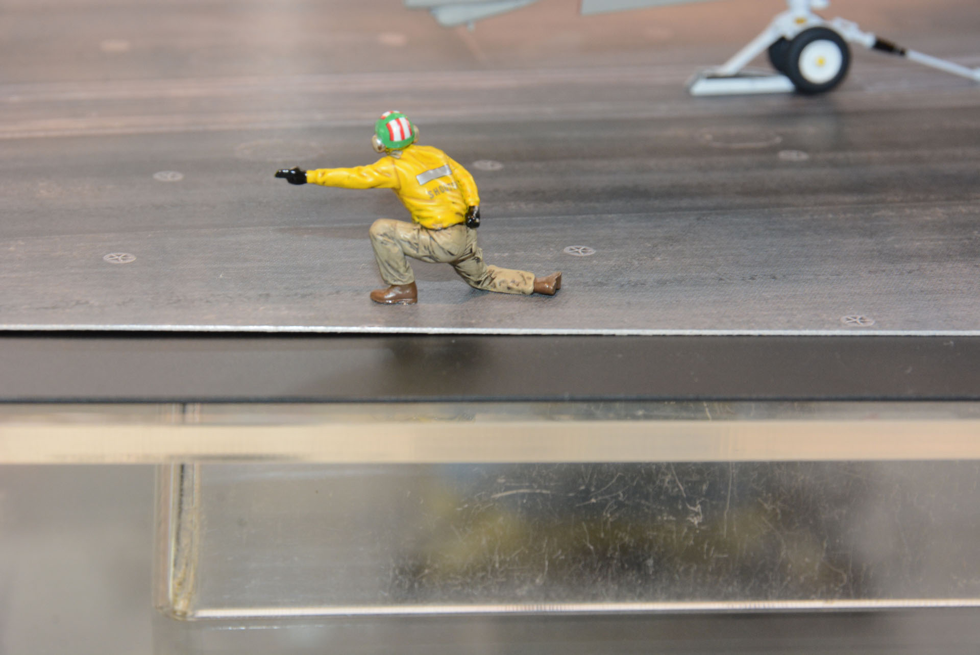 もう1人の主役といえるカタパルト士官