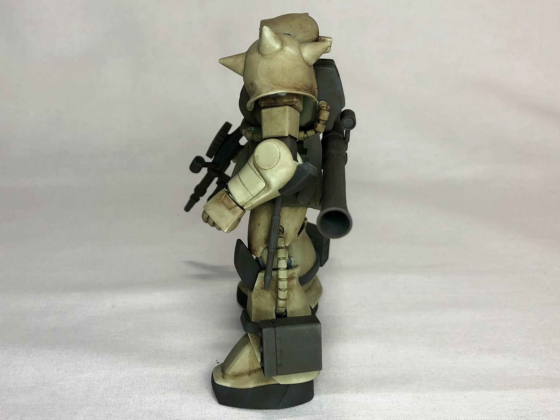 素立ち状態で四方から見てみます。前回の地上げ状態とは明らかに雰囲気が変わっていることがわかります。