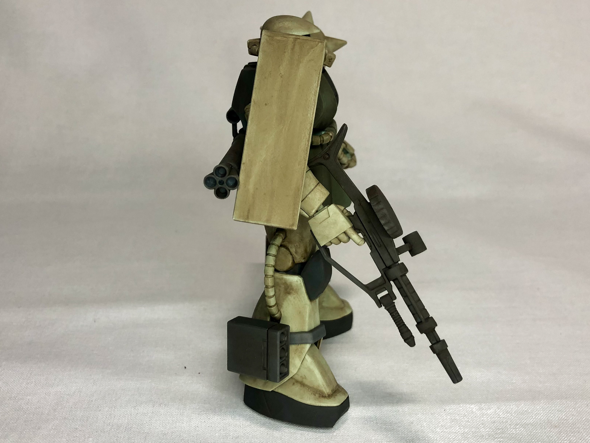 素立ち状態で四方から見てみます。前回の地上げ状態とは明らかに雰囲気が変わっていることがわかります。