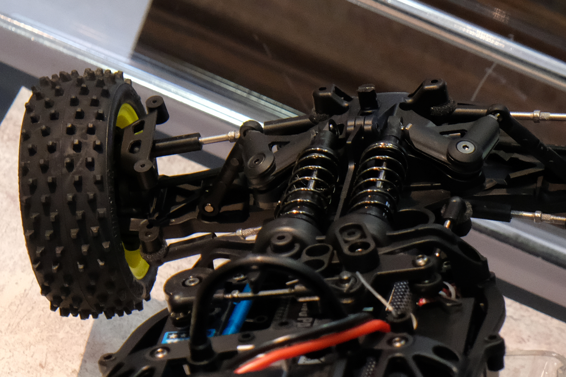 ダンパーが内蔵されたことで走覇性を確保しつつ破損しにくくなっている