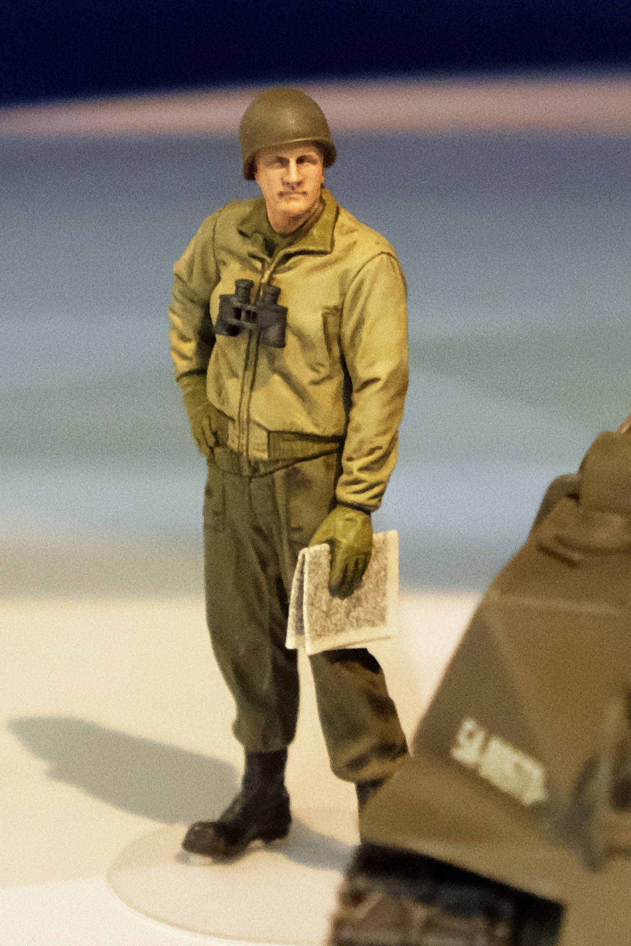 付属の戦車兵。服のシワなど、1/35とは思えない表現がほどこされている
