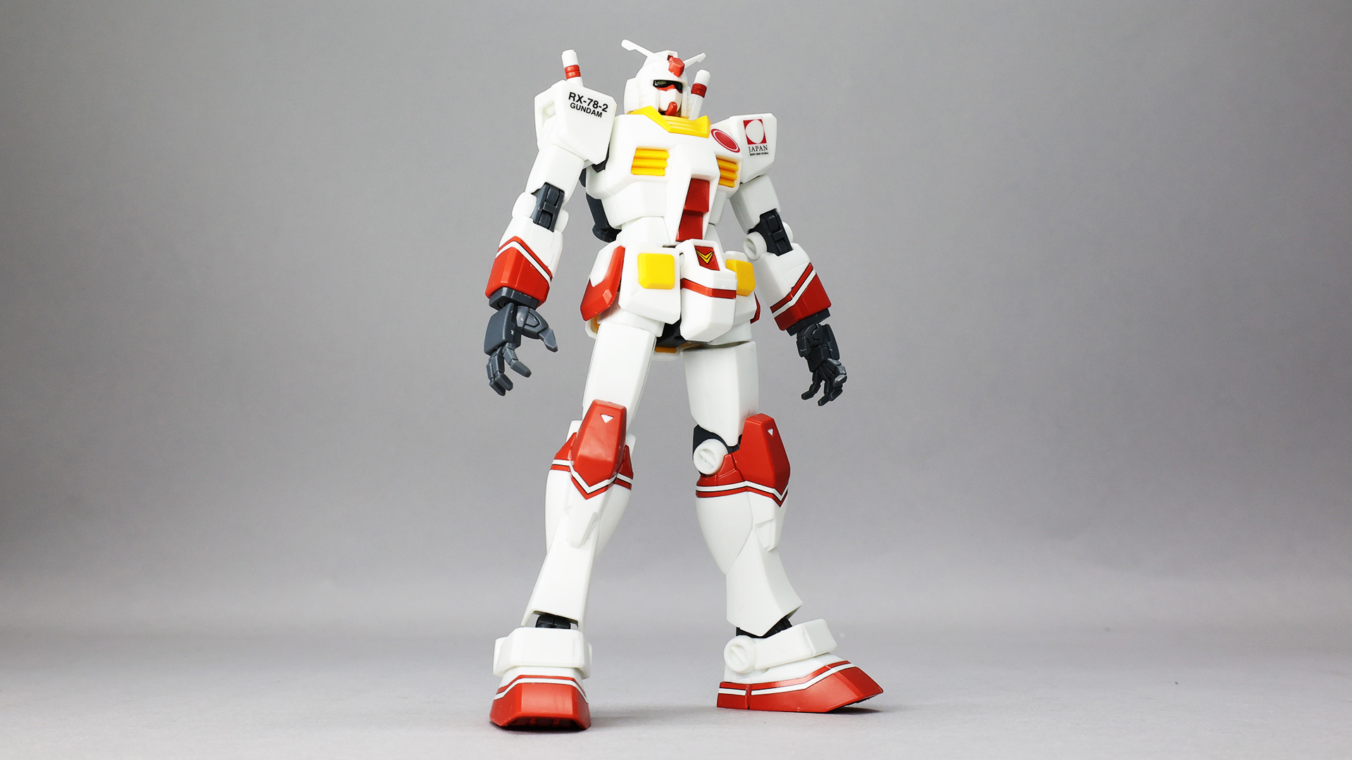 ドバイの地に降り立ったガンダム