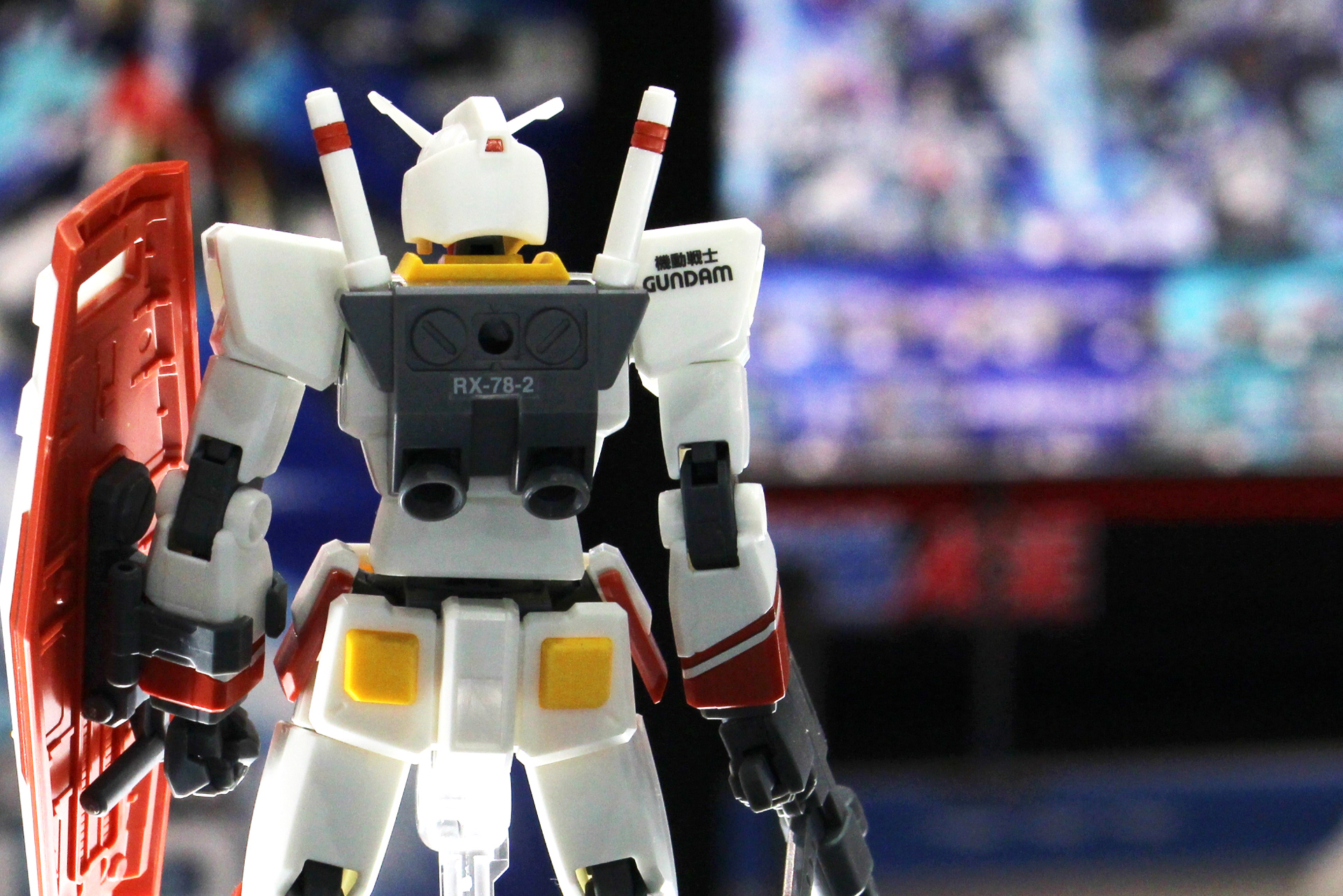 右肩後方には「機動戦士GUNDAM」のマーキングが入っている