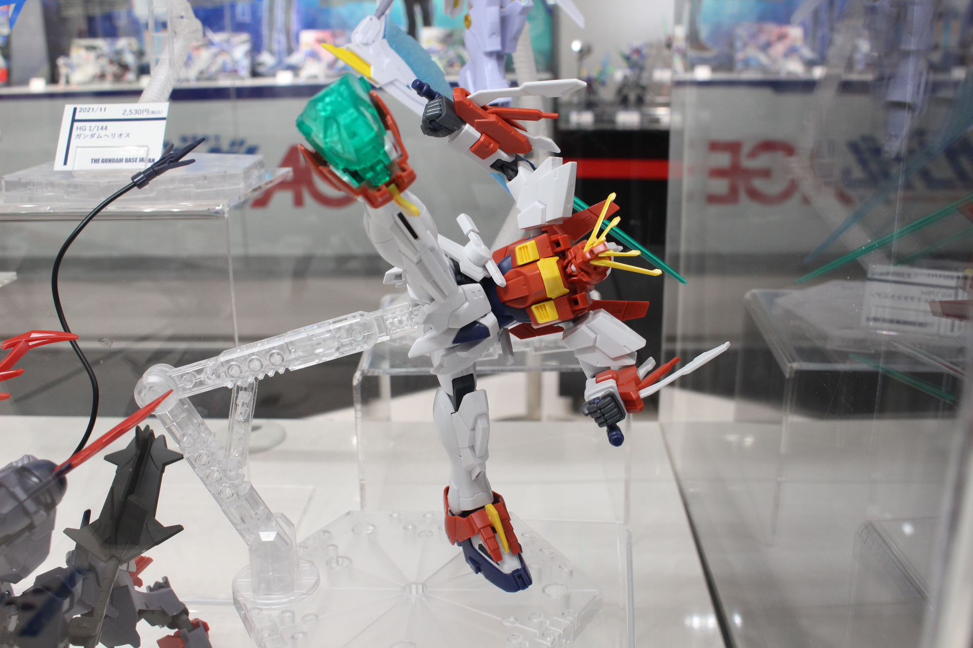 「HG 1/144 ブレイジングガンダム」。12月発売予定、価格は2,200円（税別）