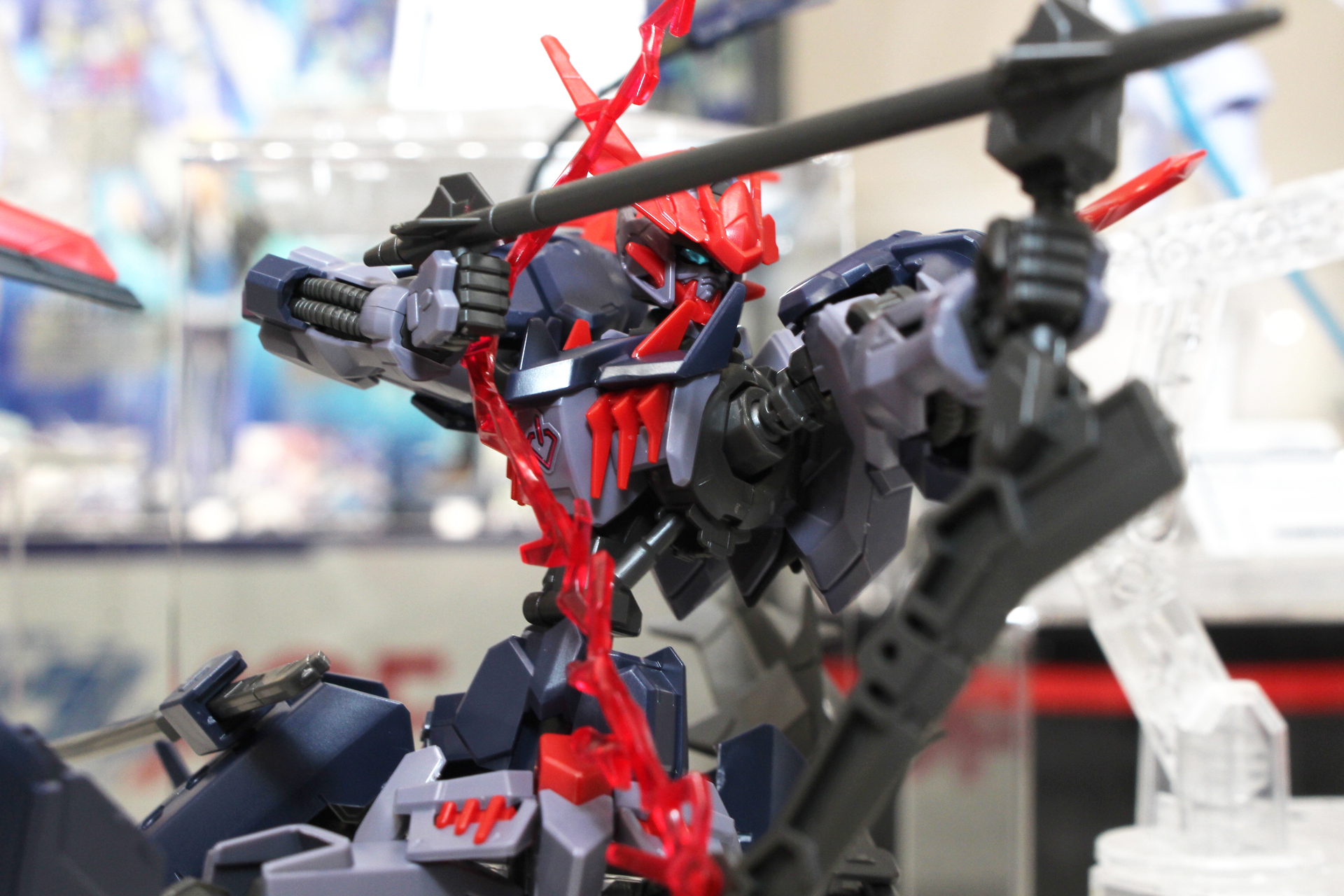 弓を引く姿が似合う機体だ