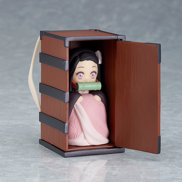 小さくなった禰豆子は「figma 竈門炭治郎 DXエディション」（別売）の付属品
