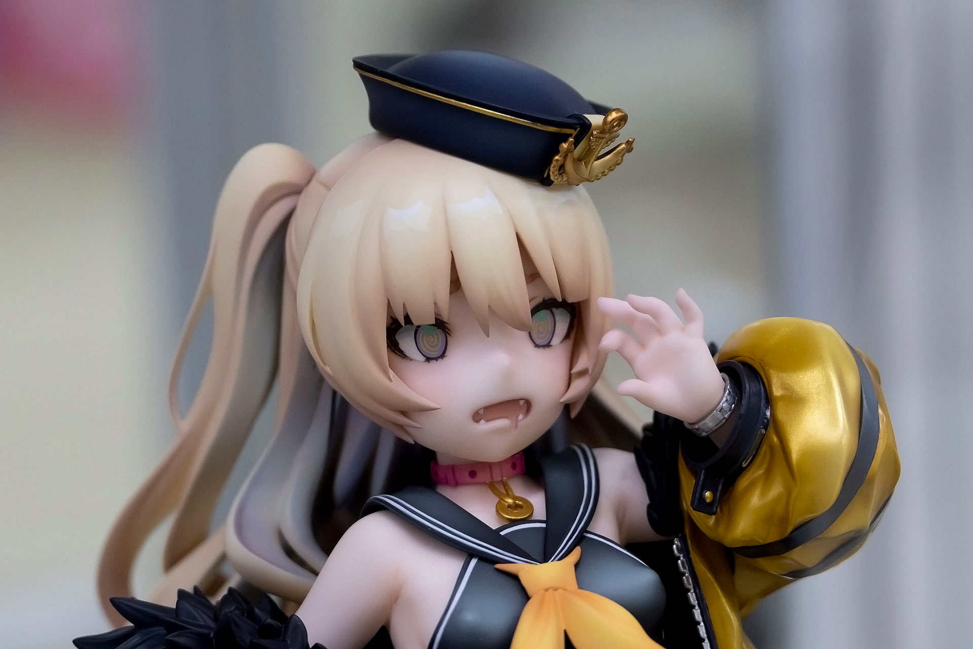 ややつや感のある髪は、複雑な形状と塗り分けがされている。