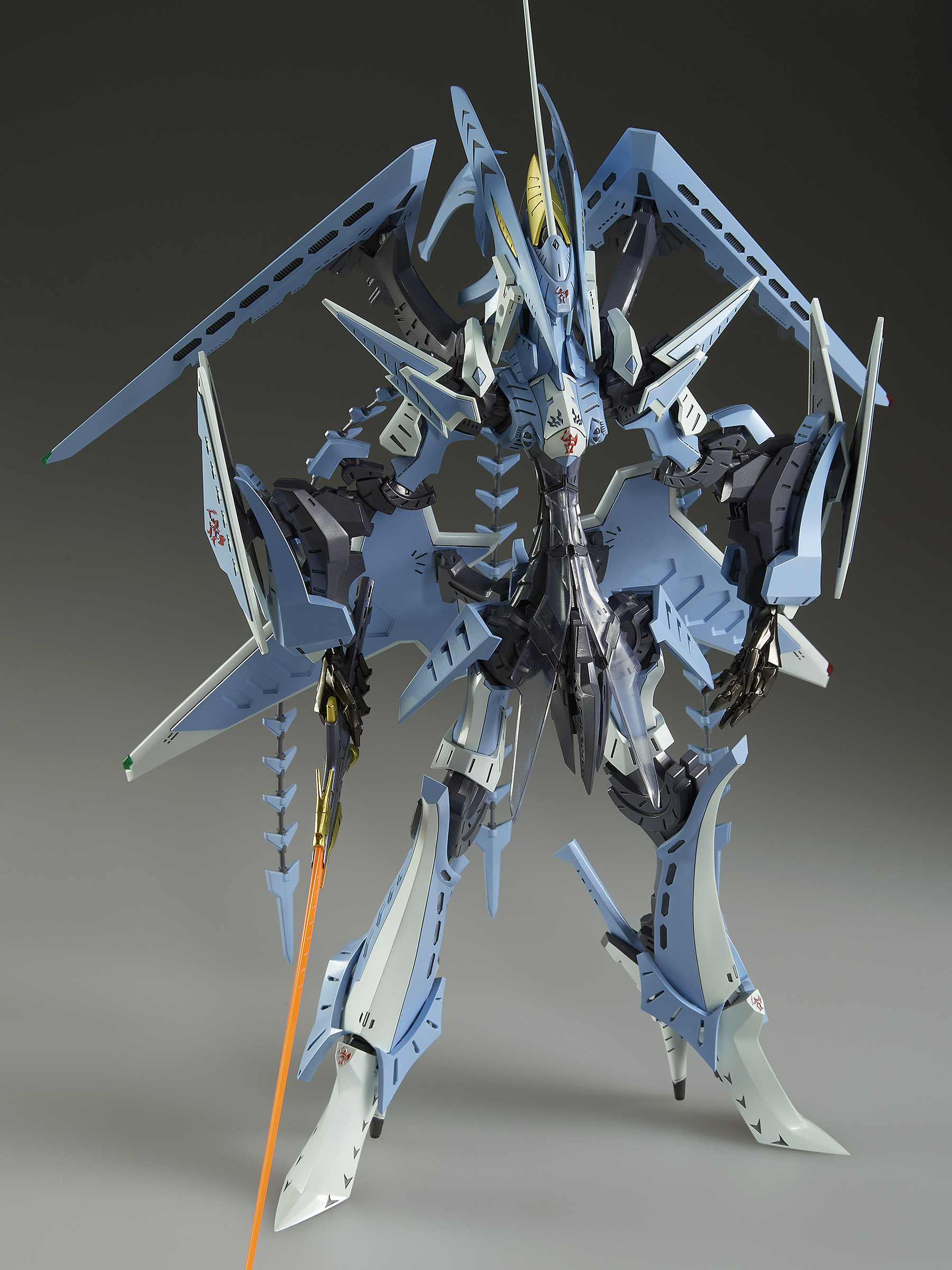 スペシャル版にはデザインの異なる頭部再現用のパーツが付属