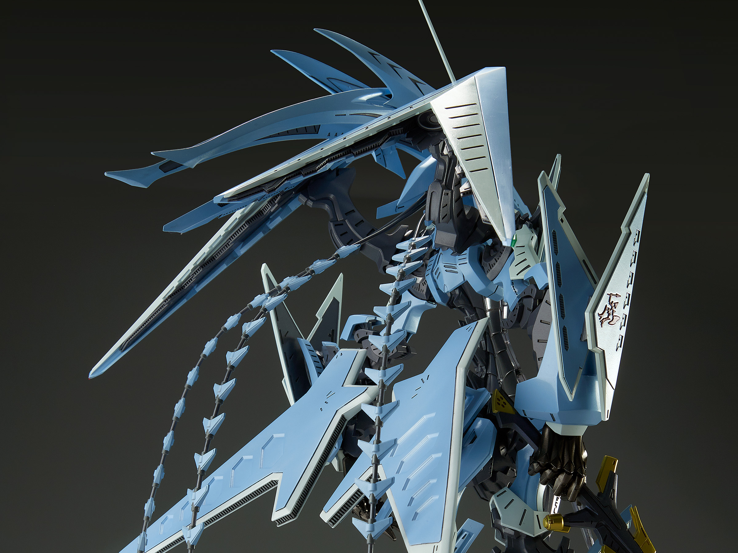 スペシャル版にはデザインの異なる頭部再現用のパーツが付属