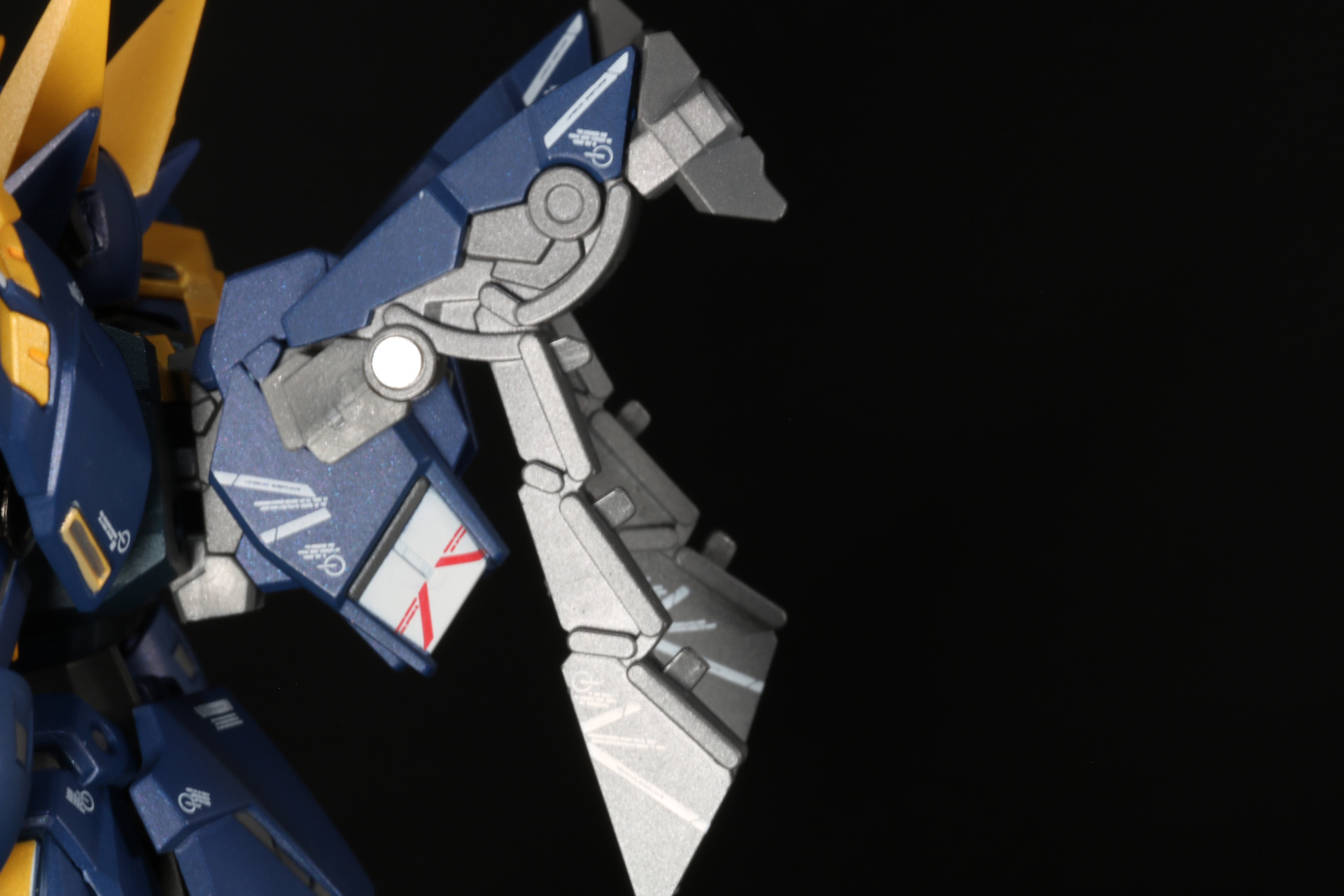 バックパックにあるスラッシャーの基部を取り外す