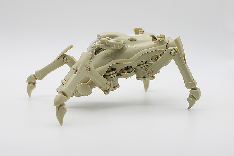 横から。下面のメカがよく見えるアングルです