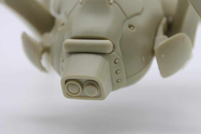 先端部はライトやセンサーが配置されていますが、リベットのモールドも、ウェザリングをしたら映えそうな部分だなあと