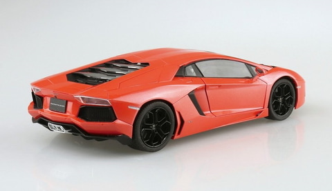 ランボルギーニのフラッグシップモデル「アヴェンタドール」のプラモが