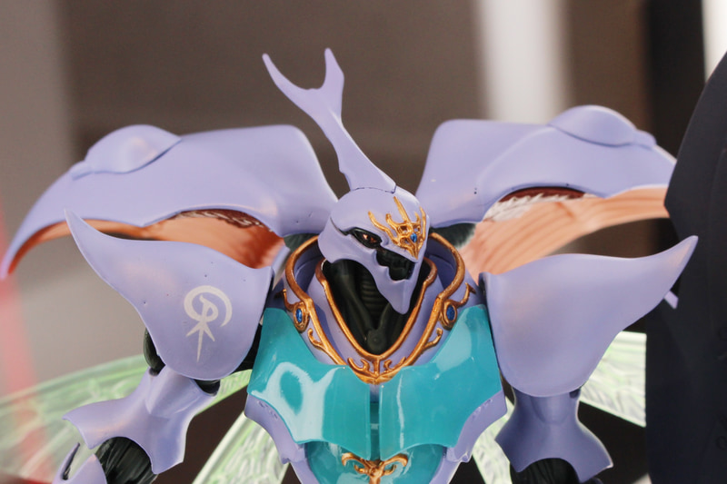 騎士団長クラス機ならではの、エングレービングによる装飾を再現