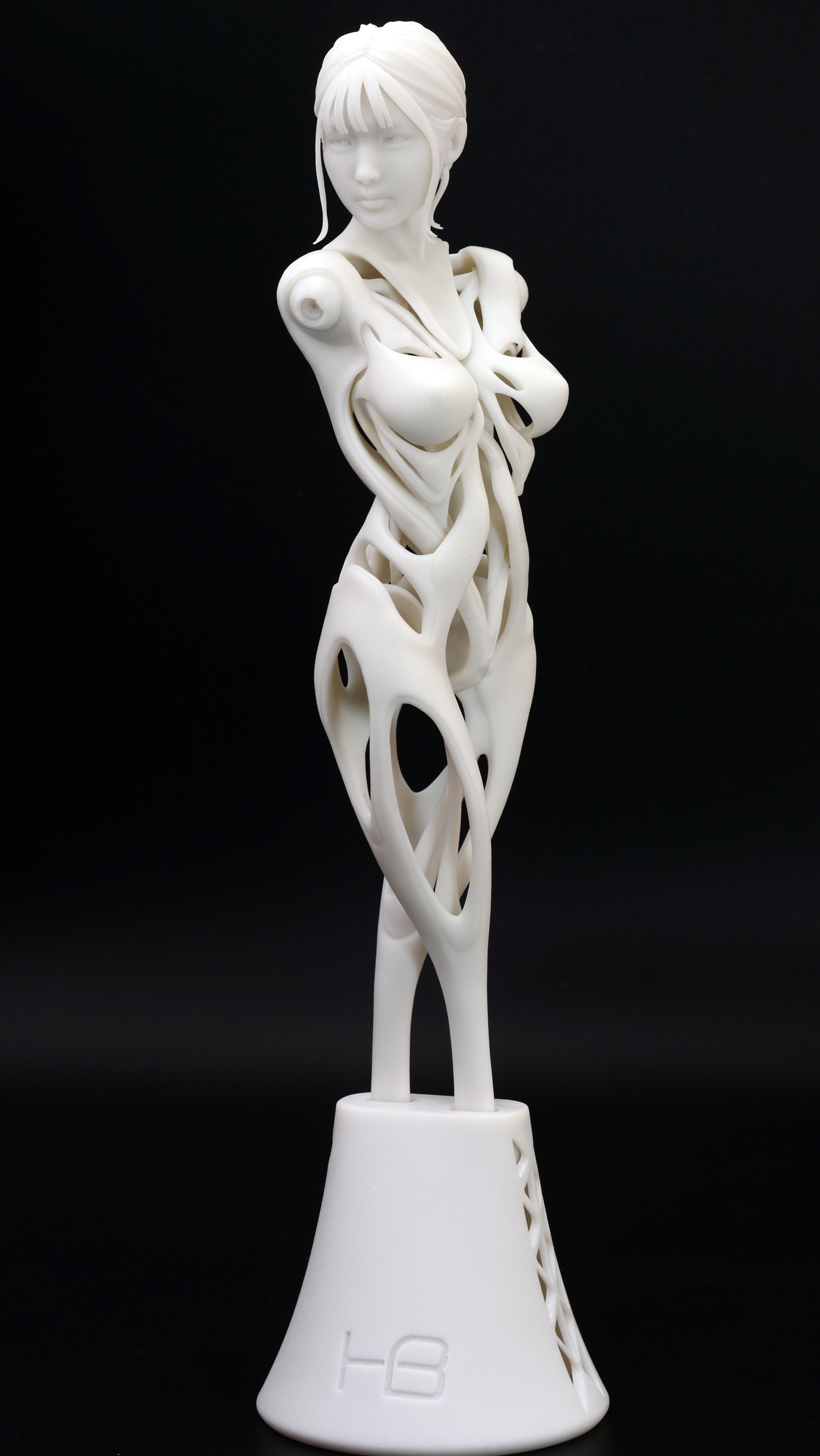 今回は無彩色のサンプル品の造形やコンセプトに関してレビューしていきたい