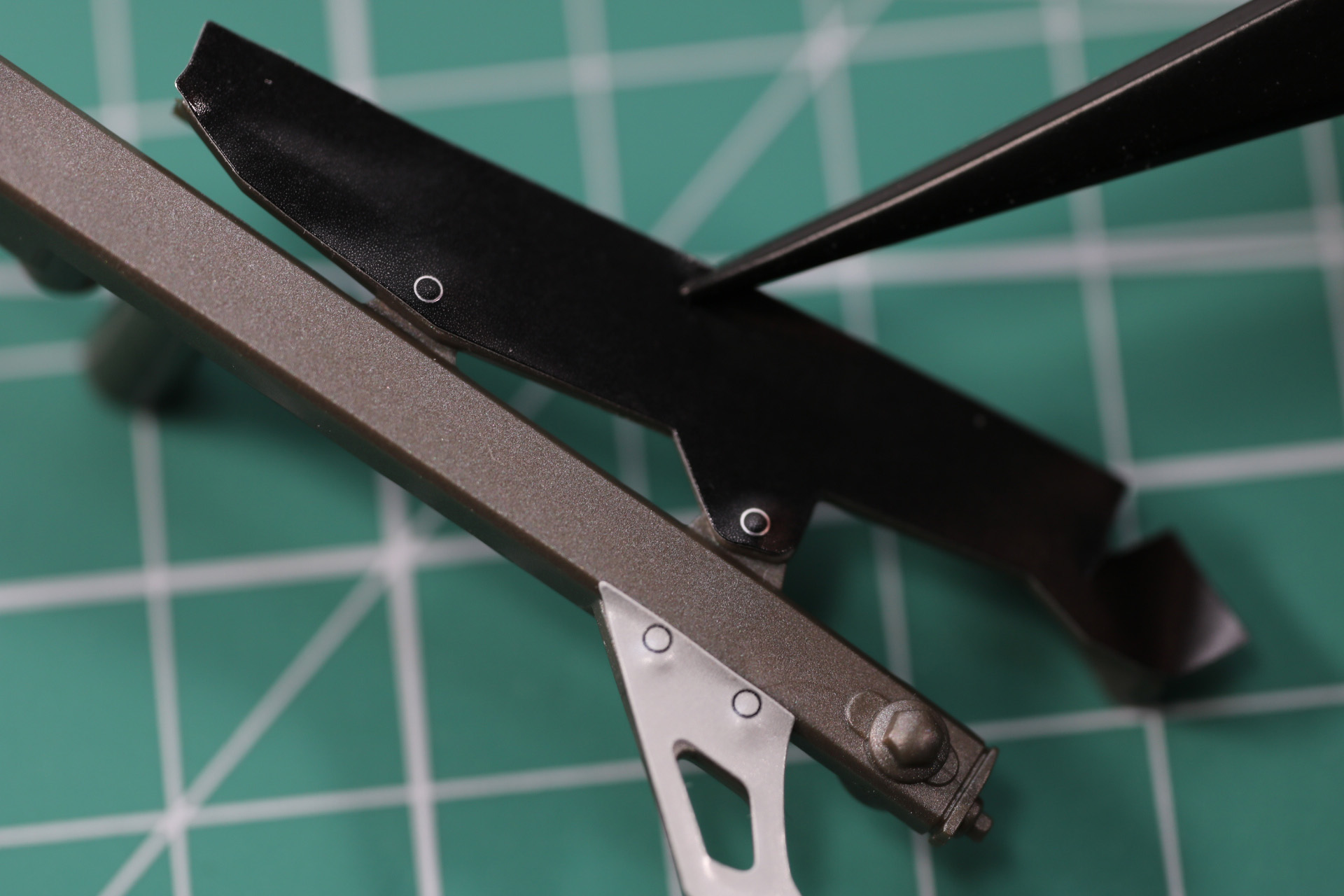 上部には黒のシールを貼り色分け