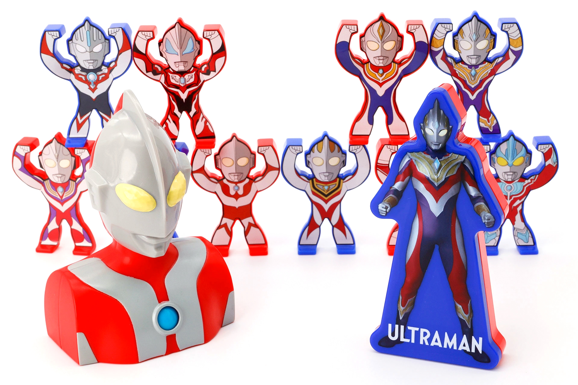 第1弾のウルトラマン。奥が「つみあげろ！ウルトラヒーローズ」、左手前から「ウルトラマンのワードゲーム」、「ウルトラマンのABCパズル」