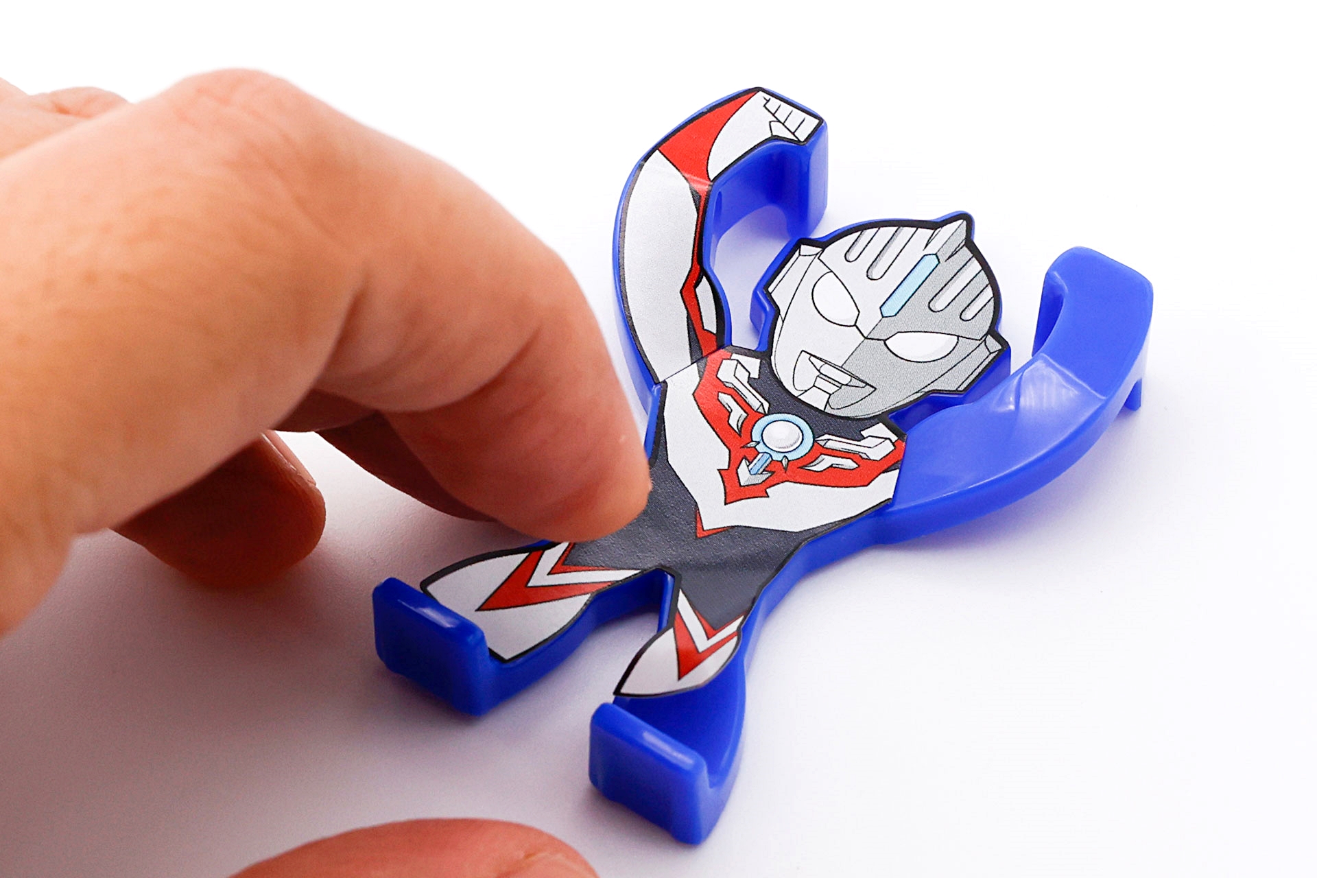 思った以上に数が多いのでシールを貼るのは大変な作業だが、まずはこちらを済ませて遊びの準備を整えよう