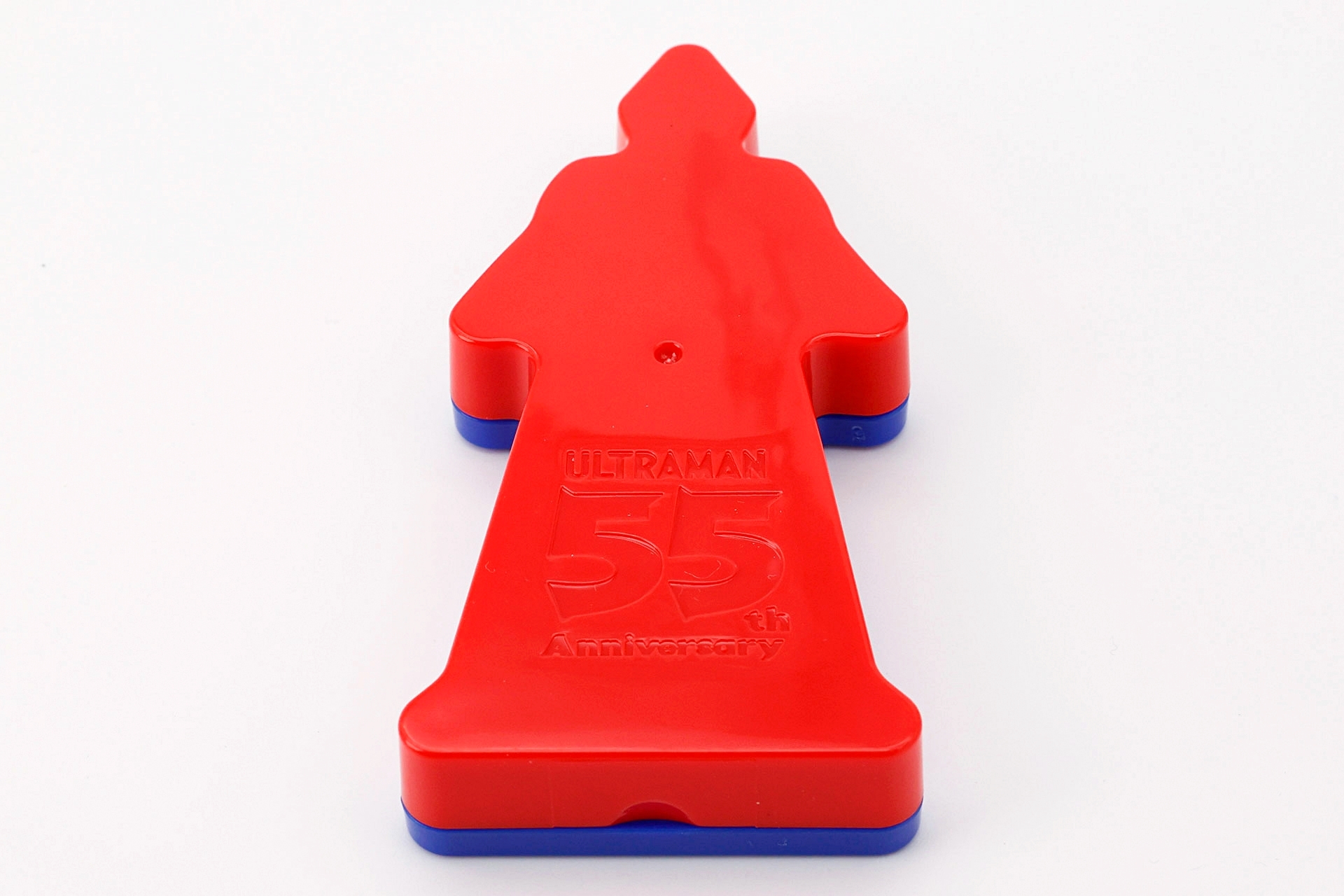 背面側には、ウルトラマンの55周年記念ロゴが刻み込まれている