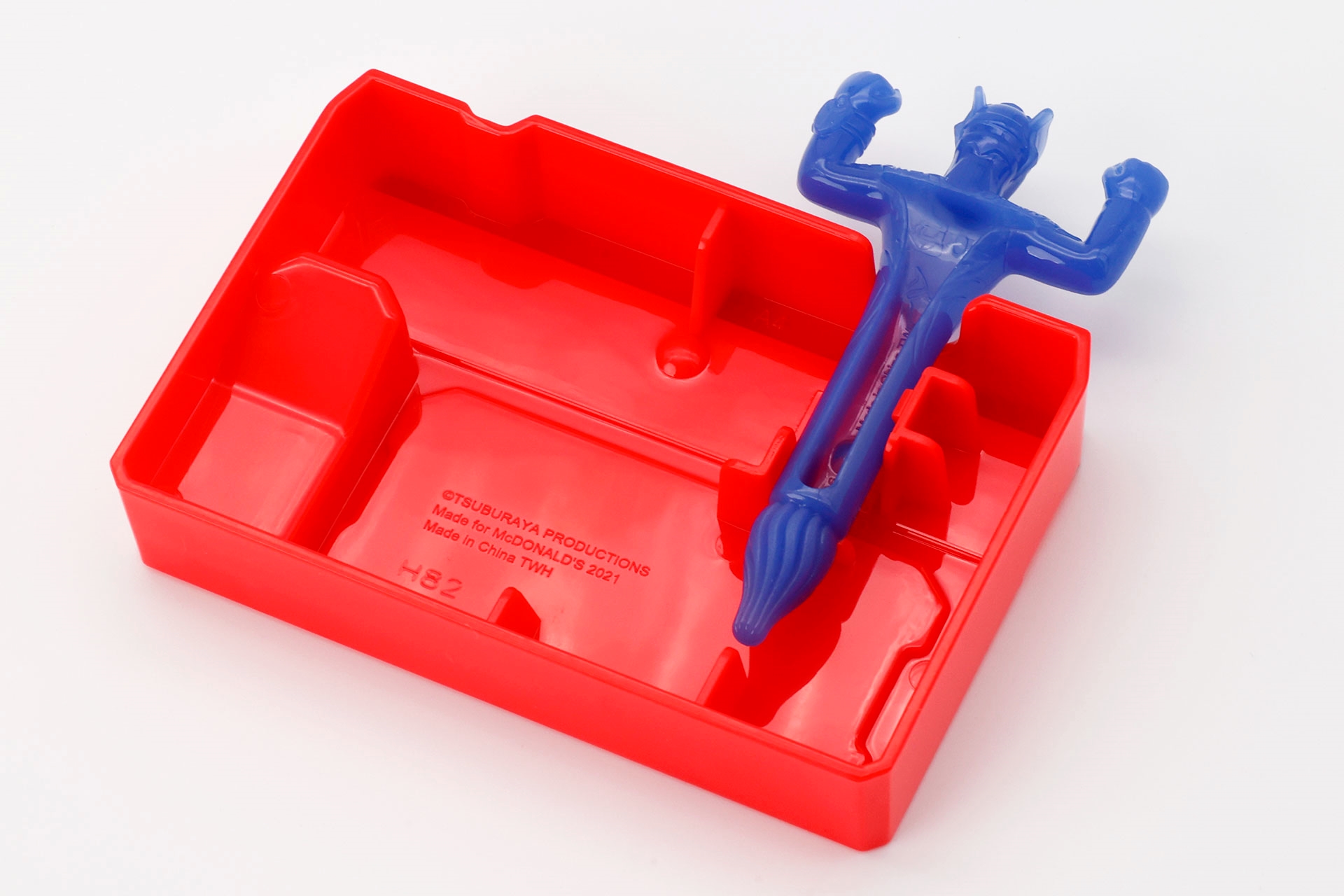 背面はこんな感じ。ウルトラマンゼロの形をしたペン先は、このように普段は閉まっておくことができる