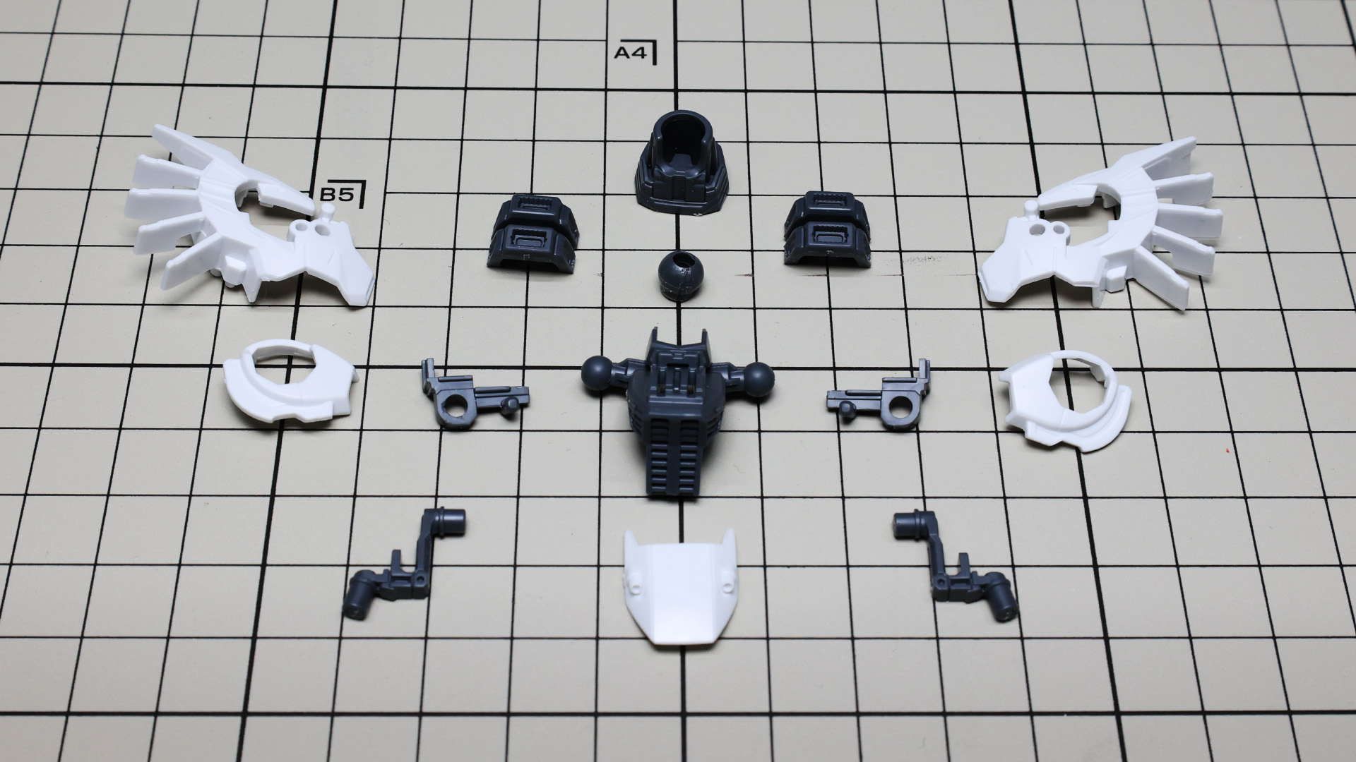 F91の特徴であるV.S.B.R.の支柱を含め、小さいボディに構造を押し込んでいる印象