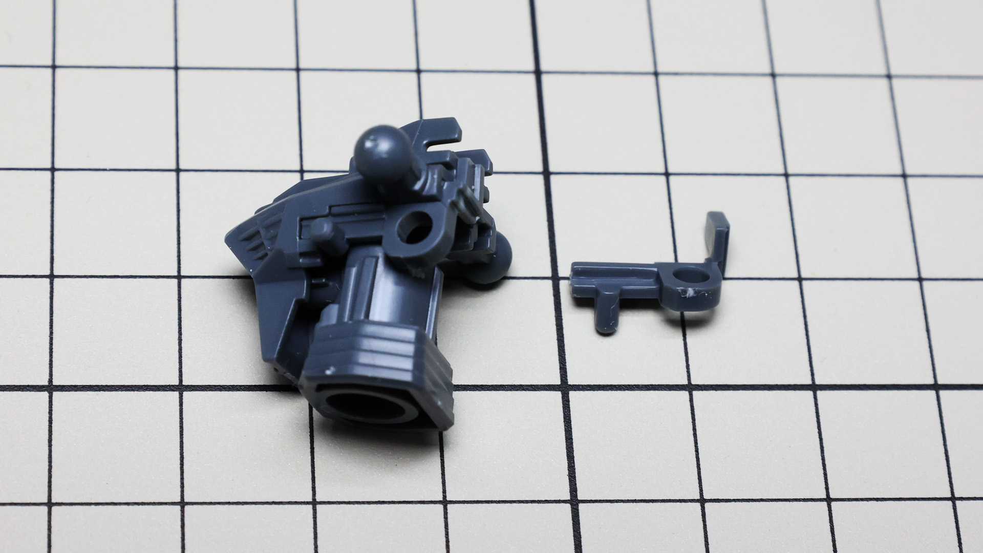 このV.S.B.R.の支柱が組み込まれるパーツが少々難しいと思います