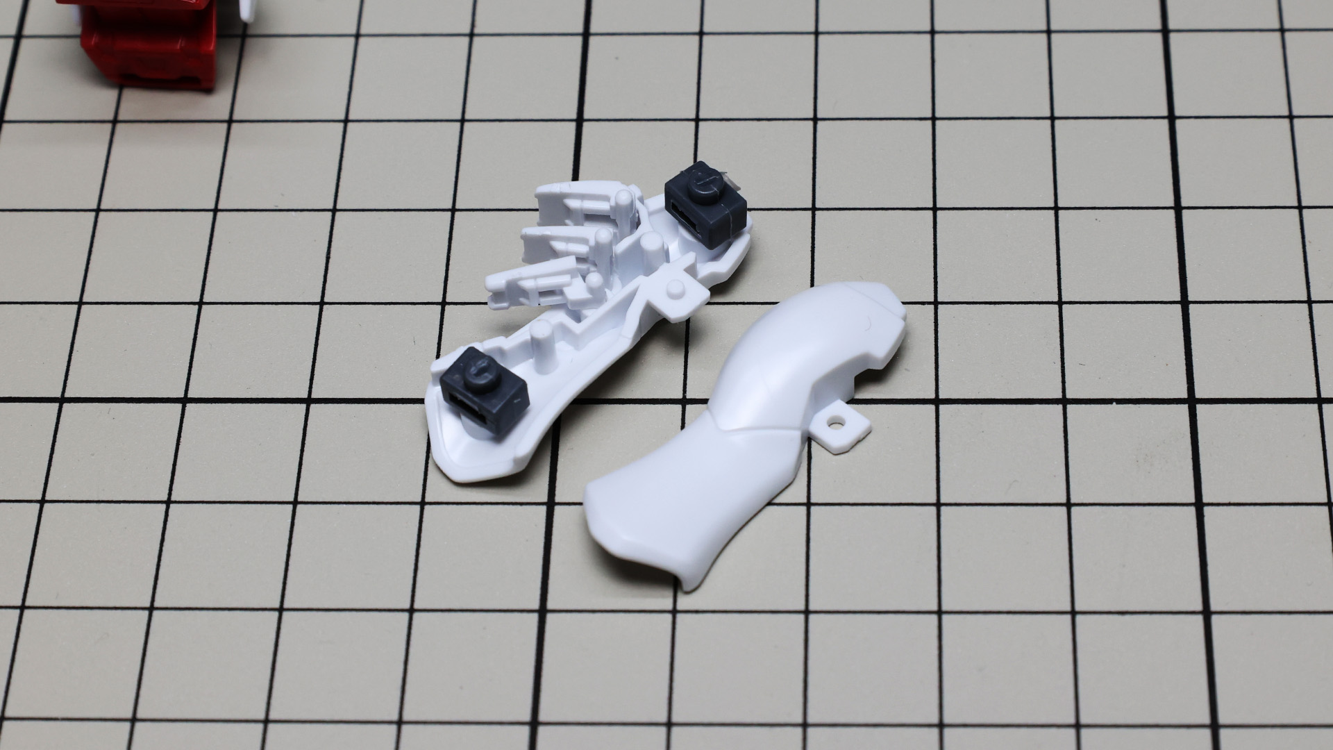 3枚のフィンは別パーツ化で独立可動！