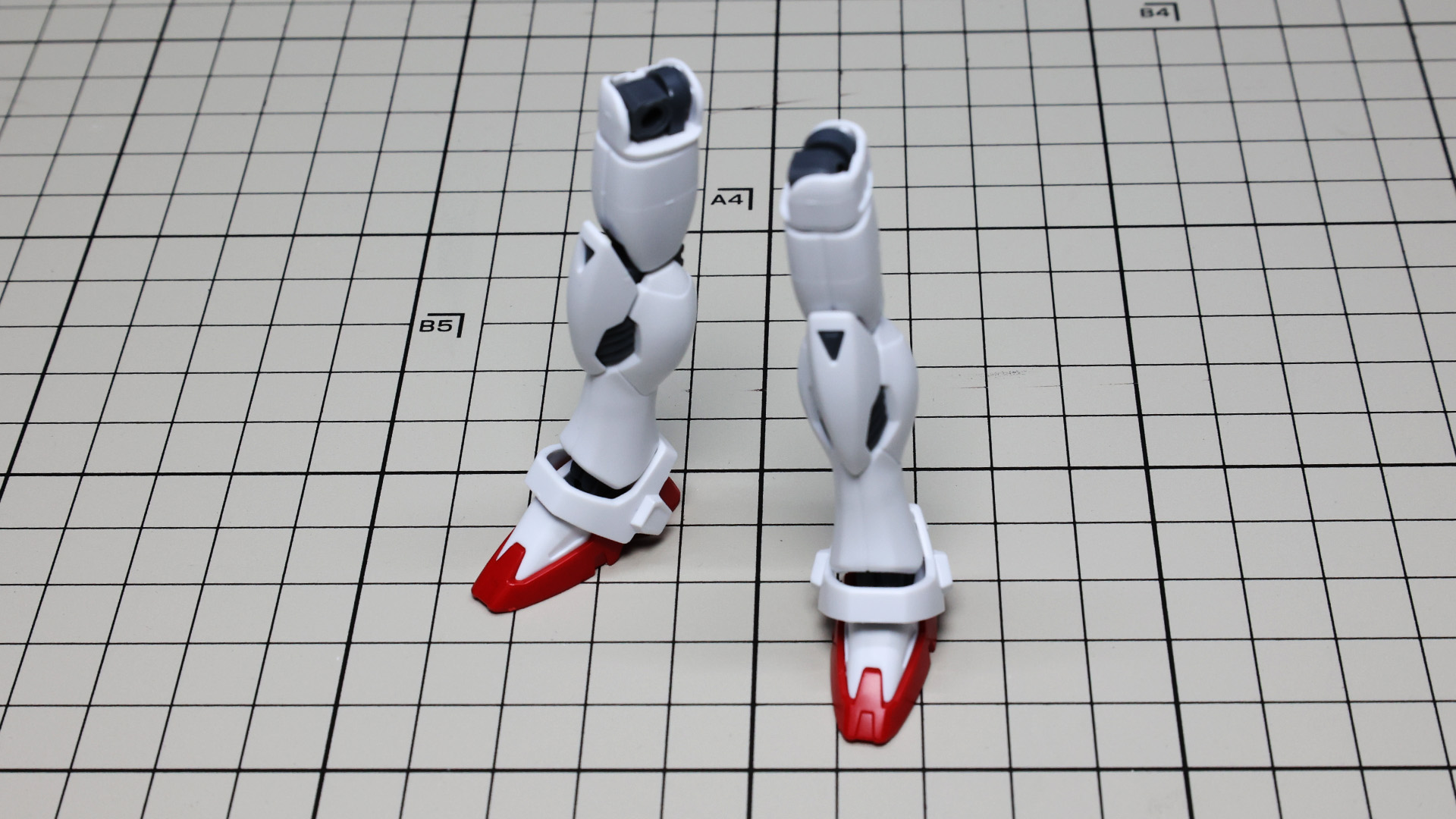 スラっとしつつも肉感も感じられるアスリートのような脚部