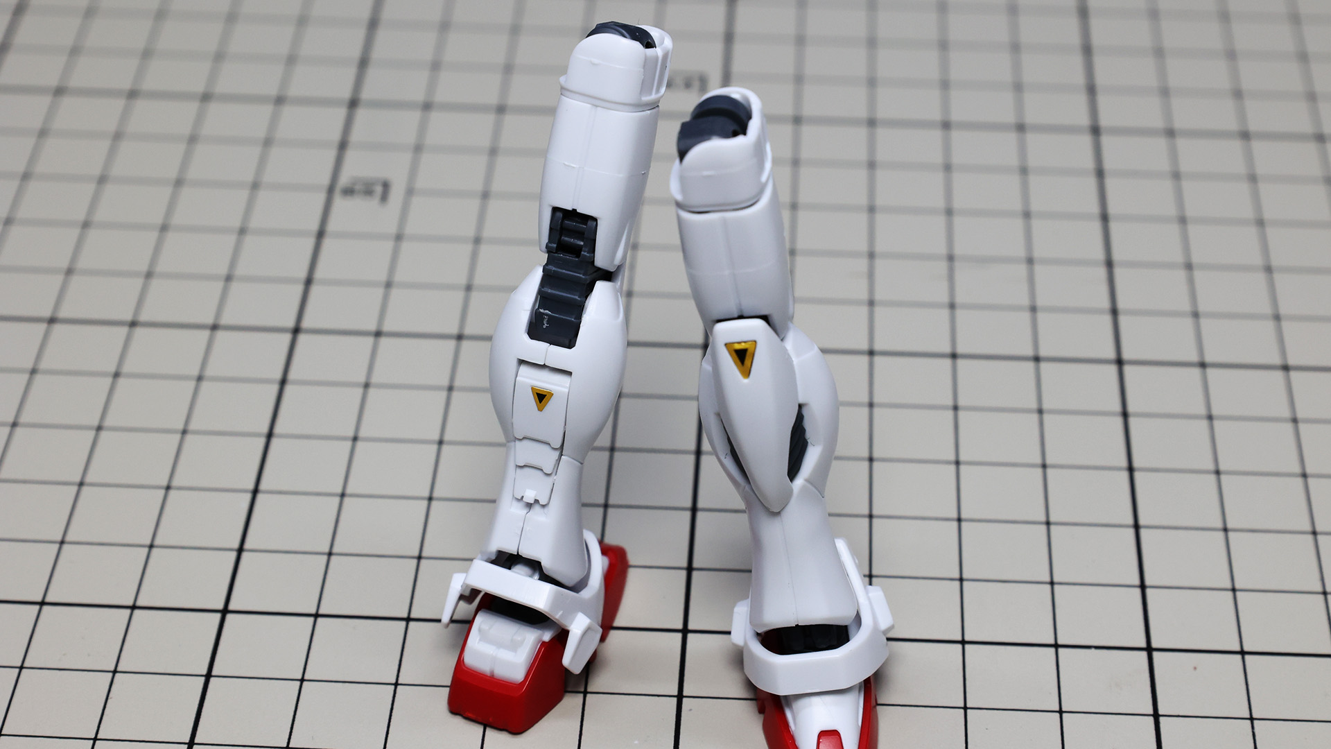 逆三角マークもシールで再現されます