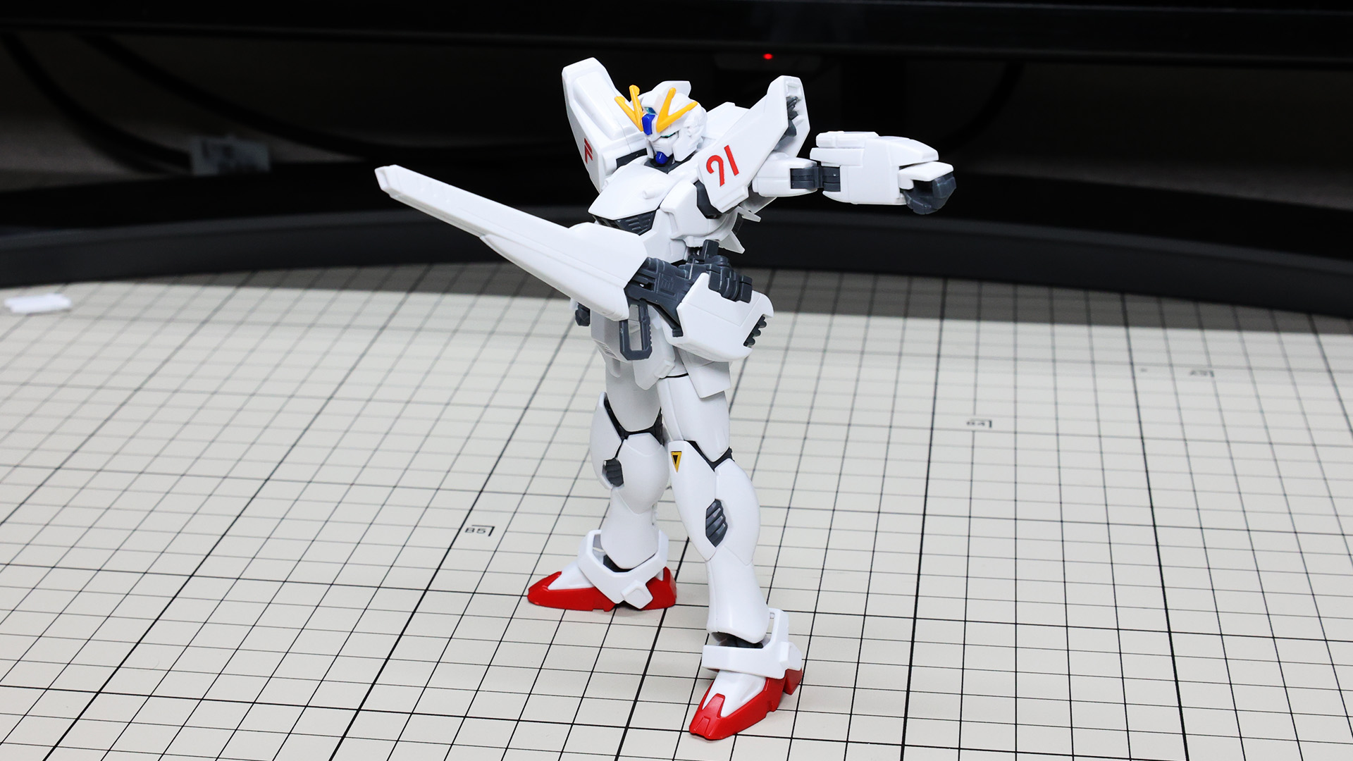 前方へ振り出すと結構上まで上がります