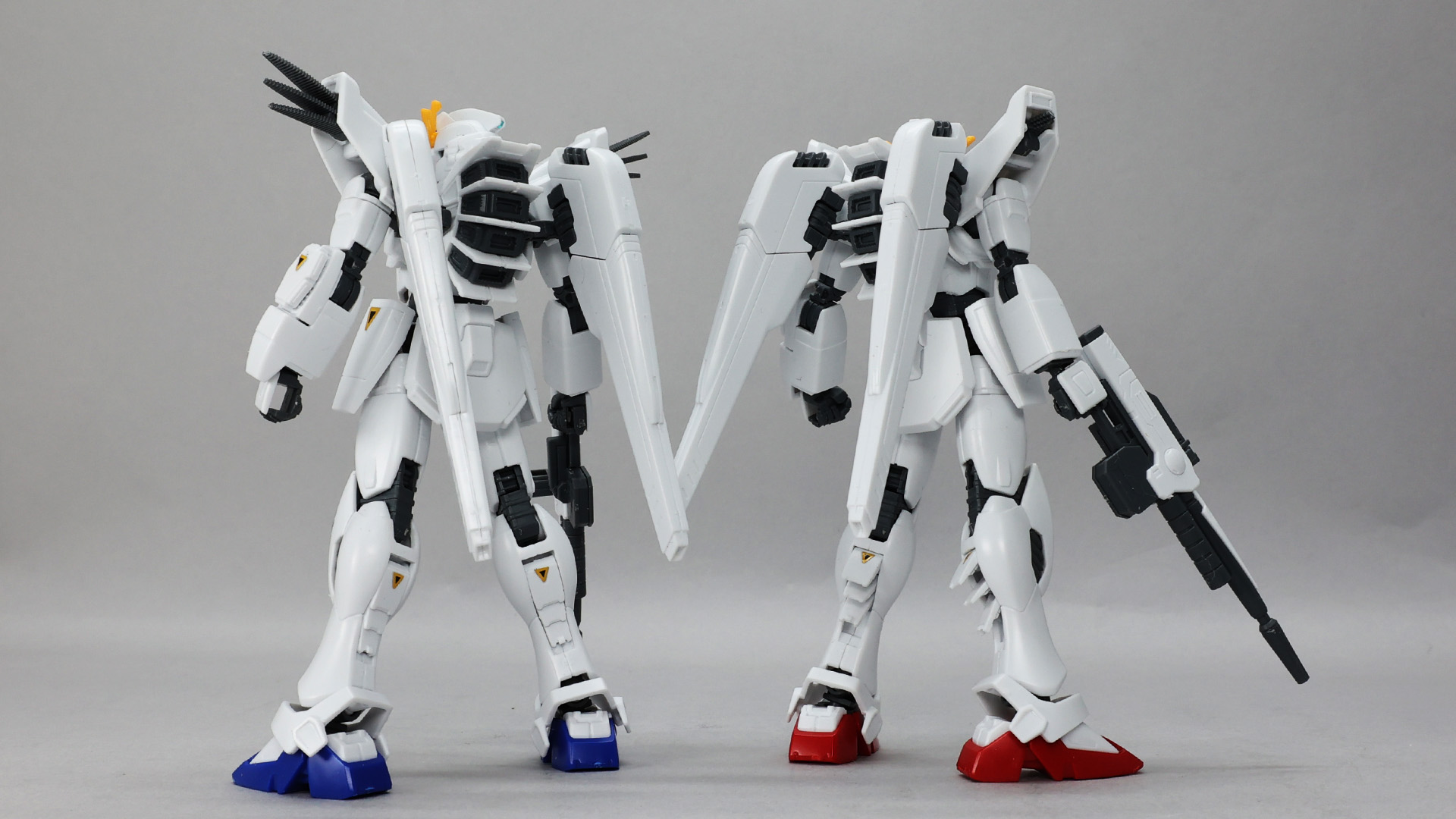 RX-78-2ガンダムとの比較。約40年でMSの小型化に成功しました