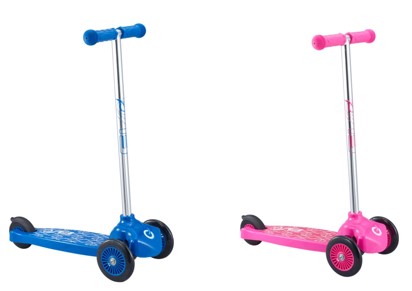 「EVO トライウィール キックスクーター ブルー/ピンク」/販売価格：各1,497円（税込）（50％オフ）