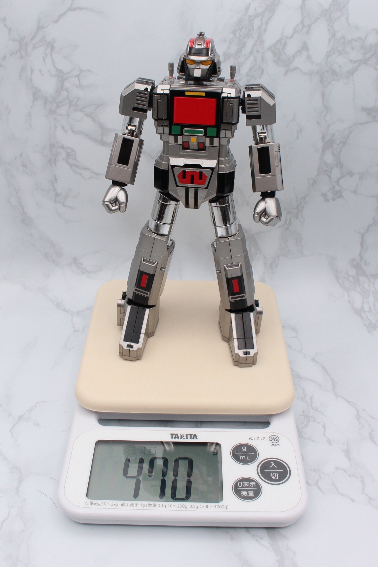 総重量は470gだった。この重量感は嬉しい