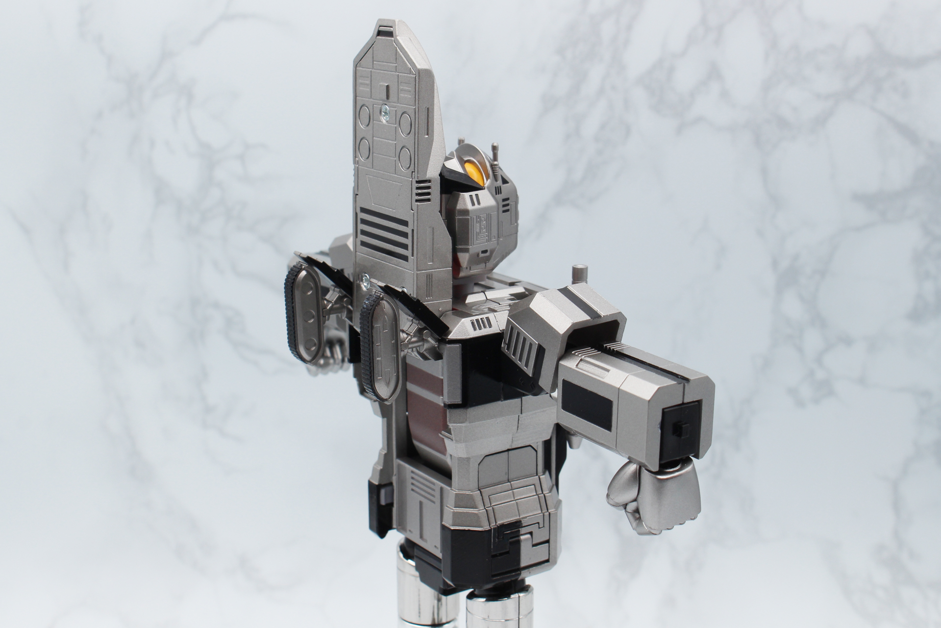 するとランディングギアが連動して出てくる