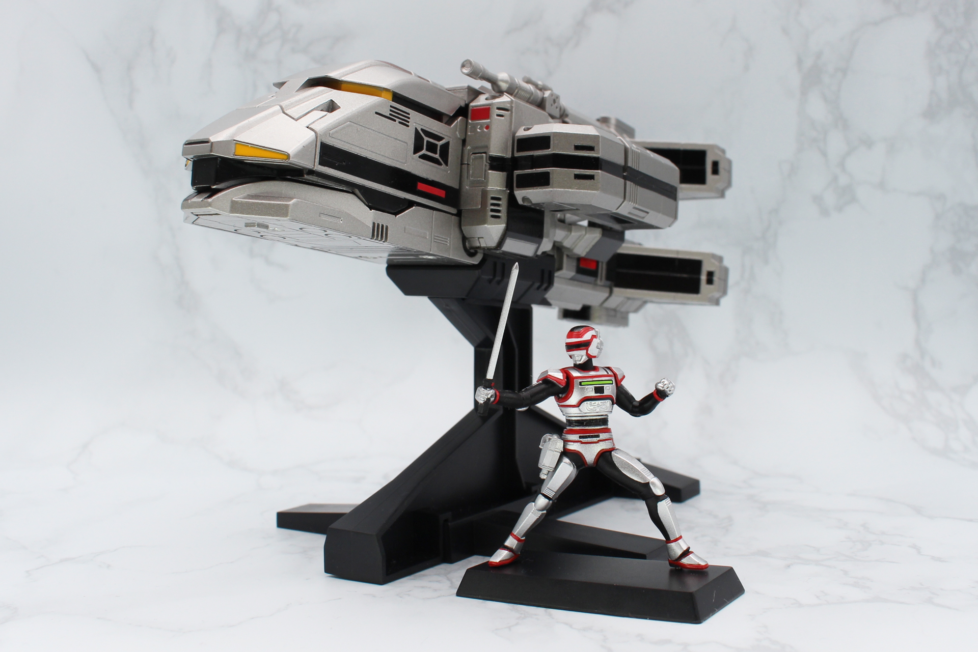 一般発売されないのが残念と思うぐらいの完成度であった。商品化検討中のサタンゴースとも並べてみたい