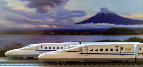 KYOSHO ハヤブサ新幹線モデル 富士山背景付き KYOSHO ハヤブサ新幹線モデル 富士山背景付き
