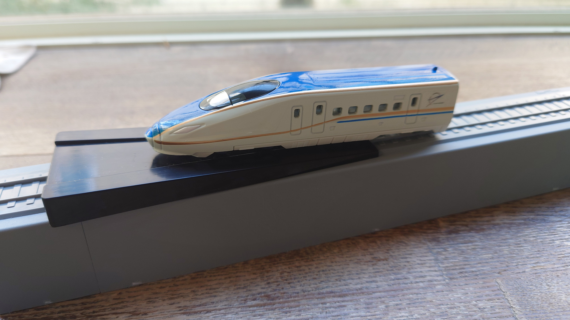リレーラーを使えば車輪をレールに乗せやすい